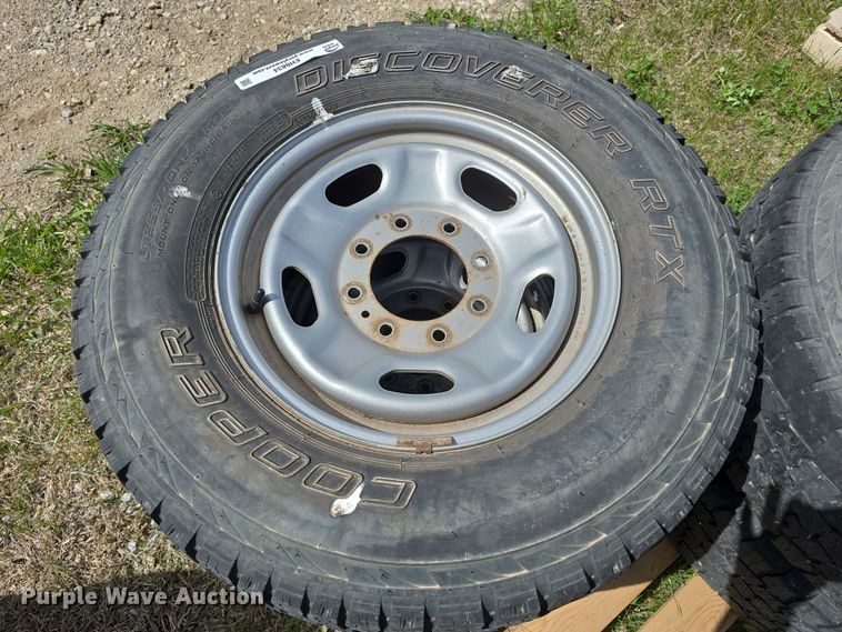 image for item EH8834 Tires and wheels
