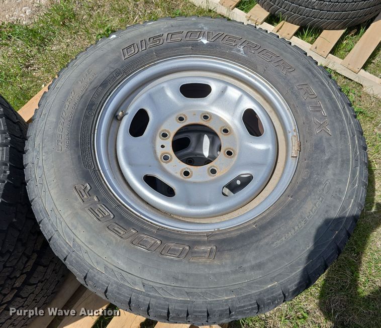 image for item EH8834 Tires and wheels