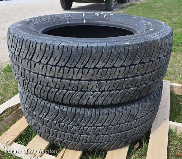 image for item EH8834 Tires and wheels