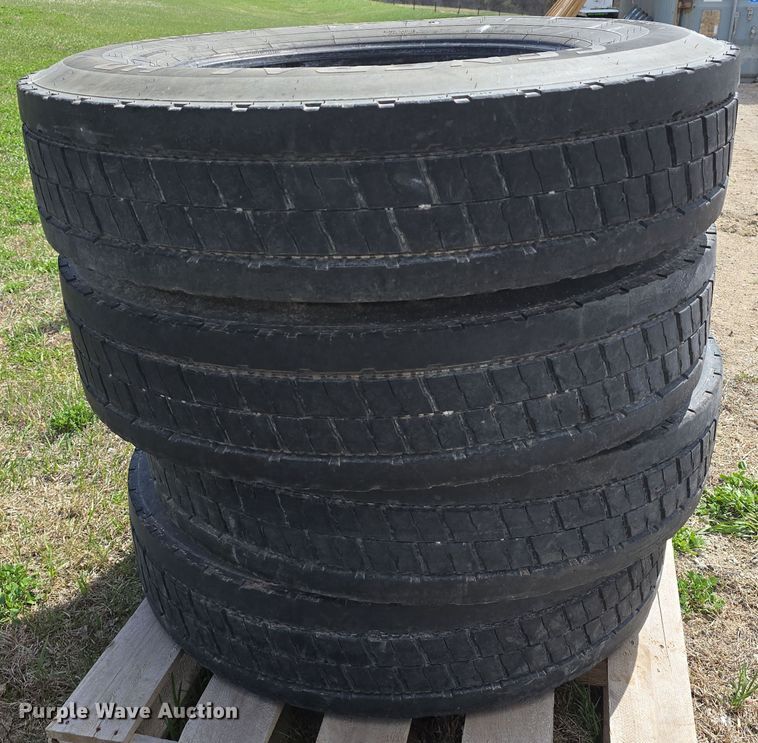 image for item EH8836 (4) General Tire 11R24.5 tires