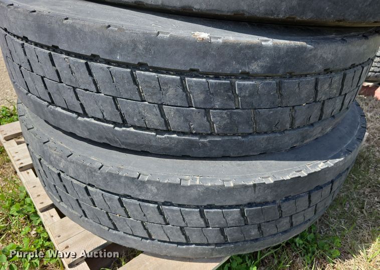 image for item EH8836 (4) General Tire 11R24.5 tires