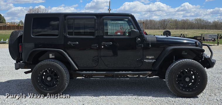 image for item EH8837 2008 Jeep Wrangler Unlimited Sahara SUV