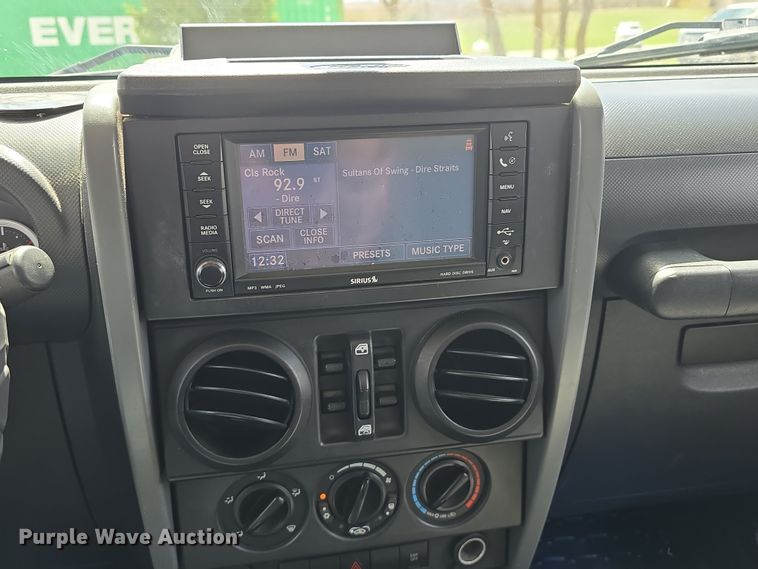 image for item EH8837 2008 Jeep Wrangler Unlimited Sahara SUV