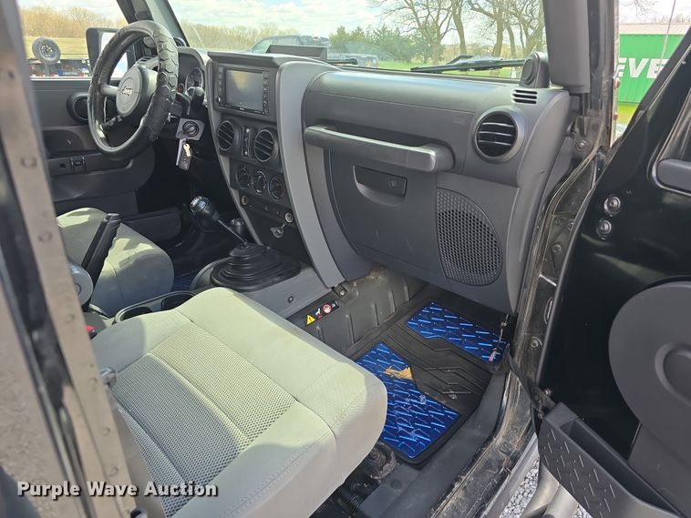 image for item EH8837 2008 Jeep Wrangler Unlimited Sahara SUV