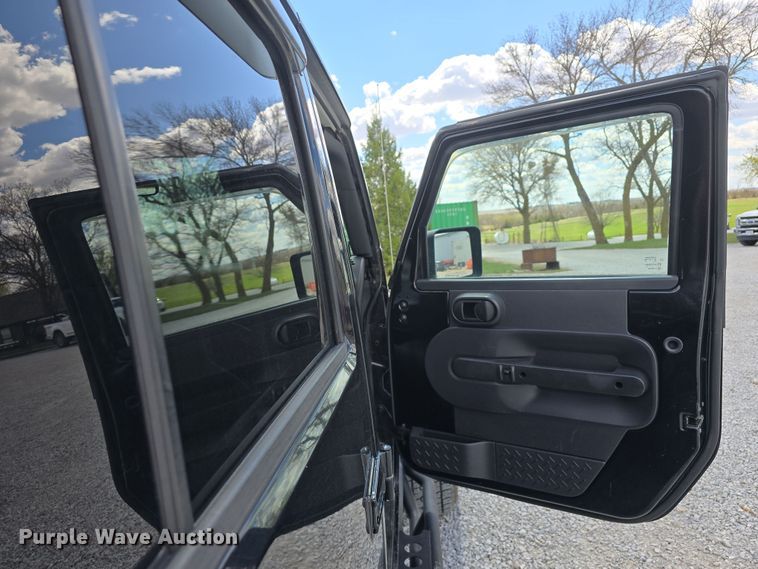 image for item EH8837 2008 Jeep Wrangler Unlimited Sahara SUV