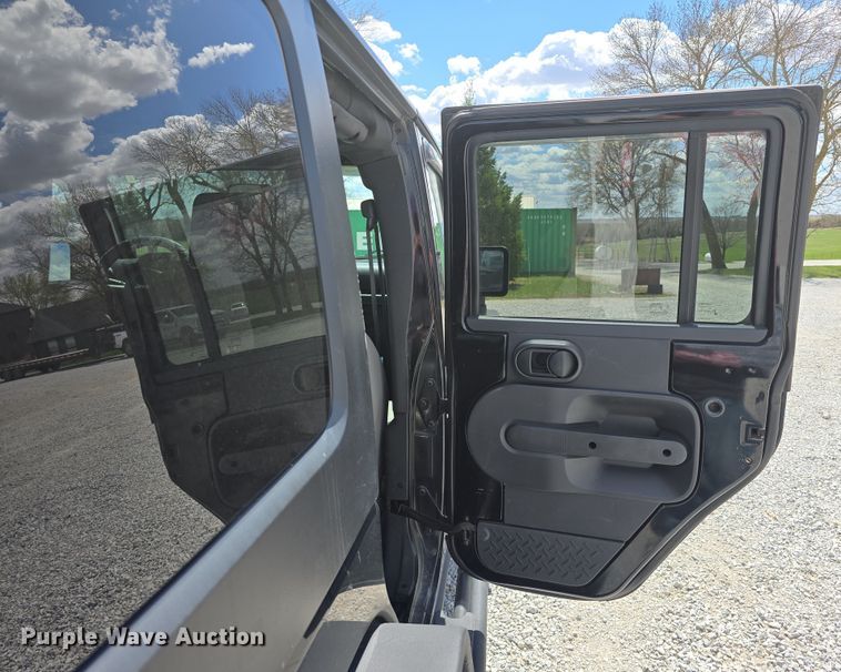 image for item EH8837 2008 Jeep Wrangler Unlimited Sahara SUV