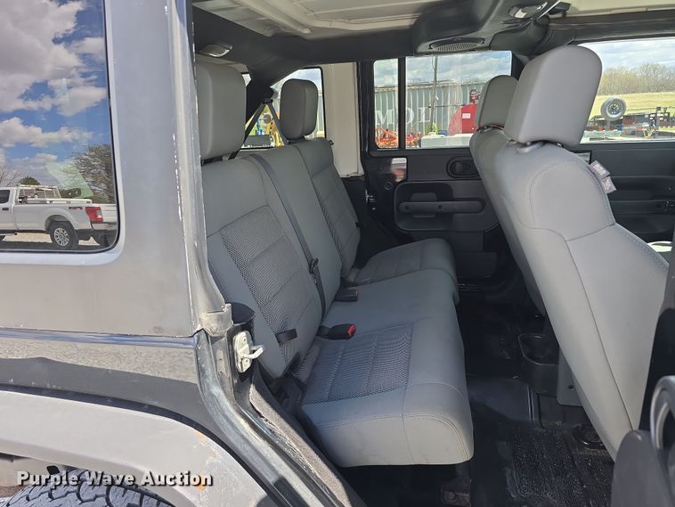 image for item EH8837 2008 Jeep Wrangler Unlimited Sahara SUV