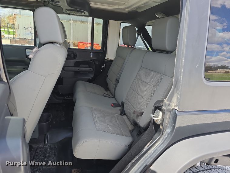 image for item EH8837 2008 Jeep Wrangler Unlimited Sahara SUV