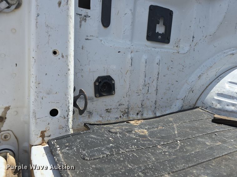 image for item EH8838 2017 Ford F250 Super Duty Crew Cab pickup truck