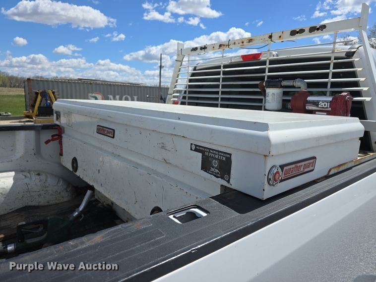 image for item EH8838 2017 Ford F250 Super Duty Crew Cab pickup truck