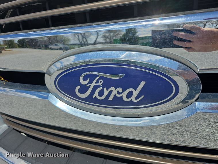 image for item EH8838 2017 Ford F250 Super Duty Crew Cab pickup truck