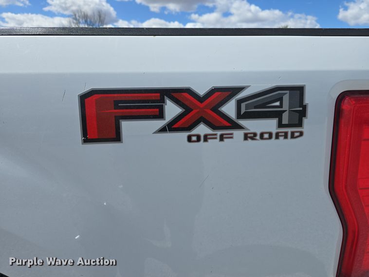 image for item EH8838 2017 Ford F250 Super Duty Crew Cab pickup truck