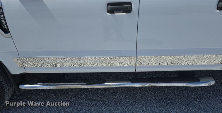 image for item EH8838 2017 Ford F250 Super Duty Crew Cab pickup truck