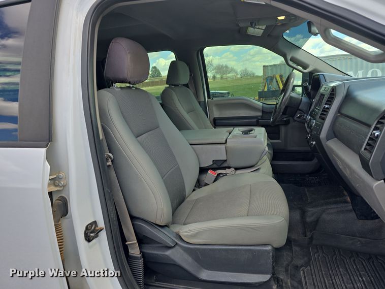 image for item EH8838 2017 Ford F250 Super Duty Crew Cab pickup truck