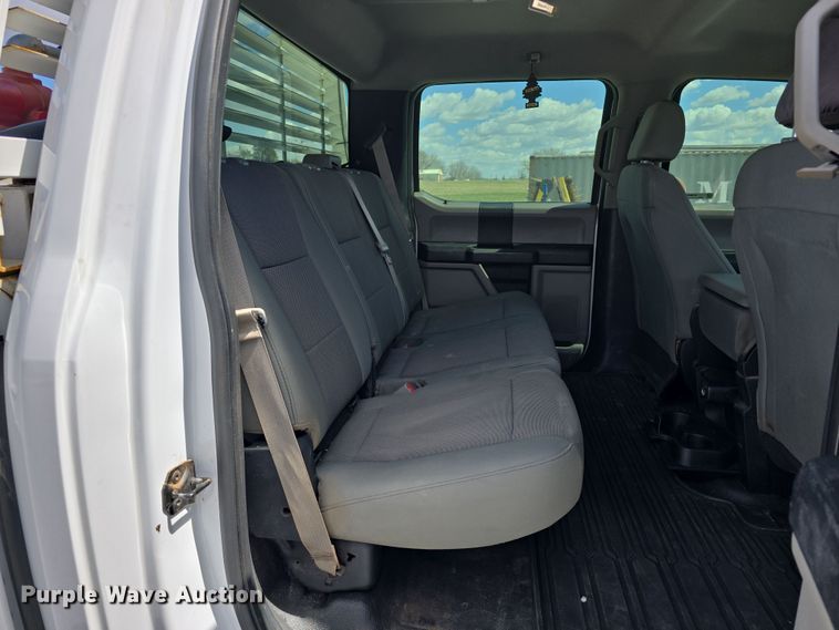 image for item EH8838 2017 Ford F250 Super Duty Crew Cab pickup truck