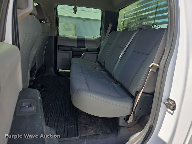 image for item EH8838 2017 Ford F250 Super Duty Crew Cab pickup truck