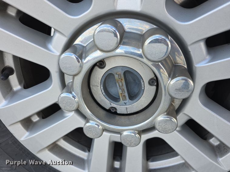 image for item EH8838 2017 Ford F250 Super Duty Crew Cab pickup truck