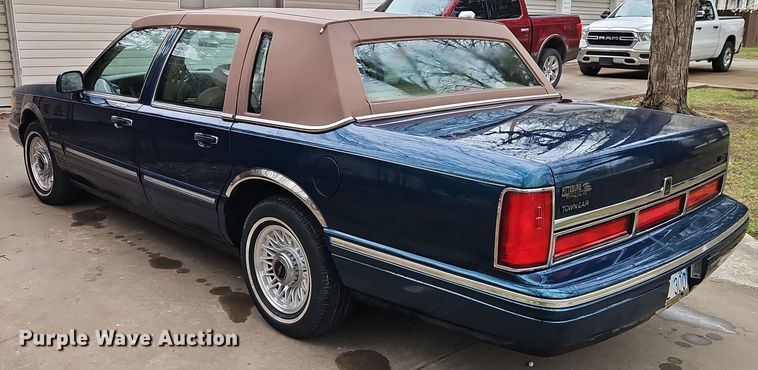 image for item EI8916 1997 Lincoln Town Car 