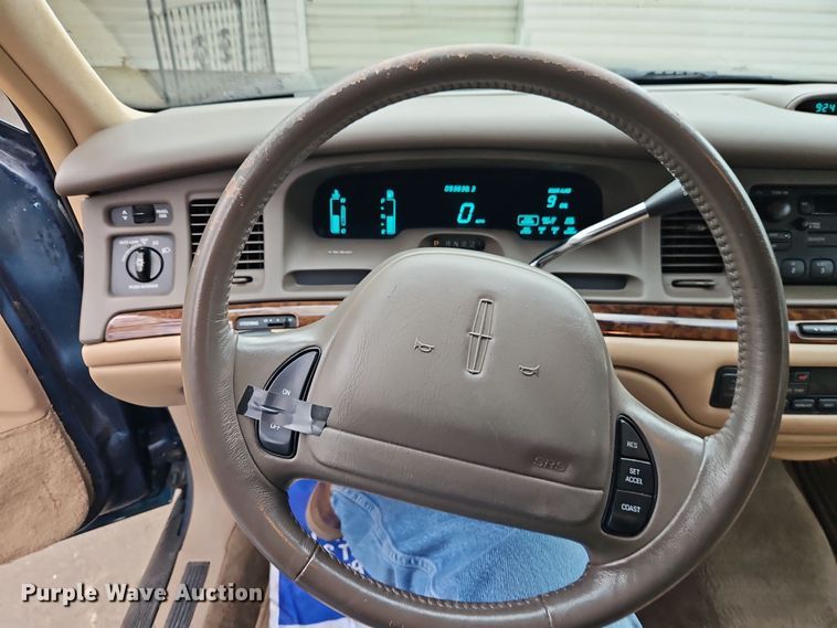 image for item EI8916 1997 Lincoln Town Car 