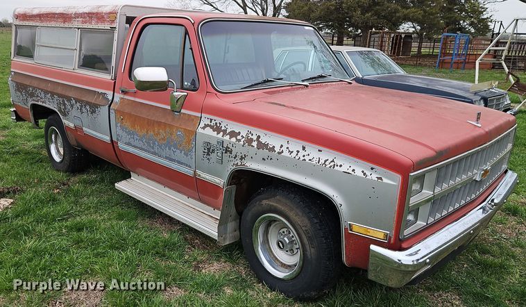 image for item EI8917 1982 Chevrolet Silverado C10 pickup truck