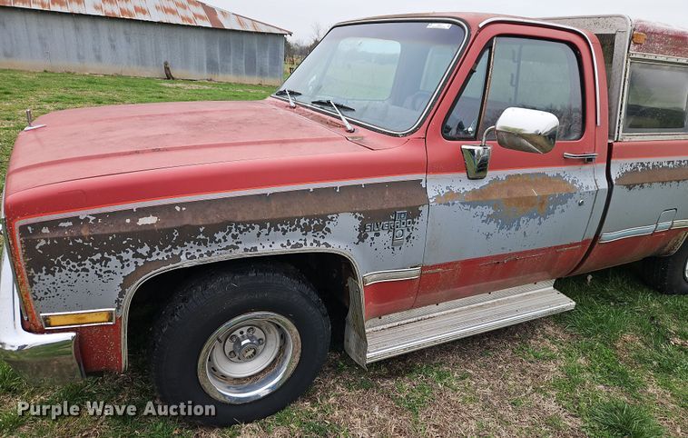 image for item EI8917 1982 Chevrolet Silverado C10 pickup truck