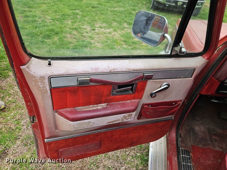 image for item EI8917 1982 Chevrolet Silverado C10 pickup truck