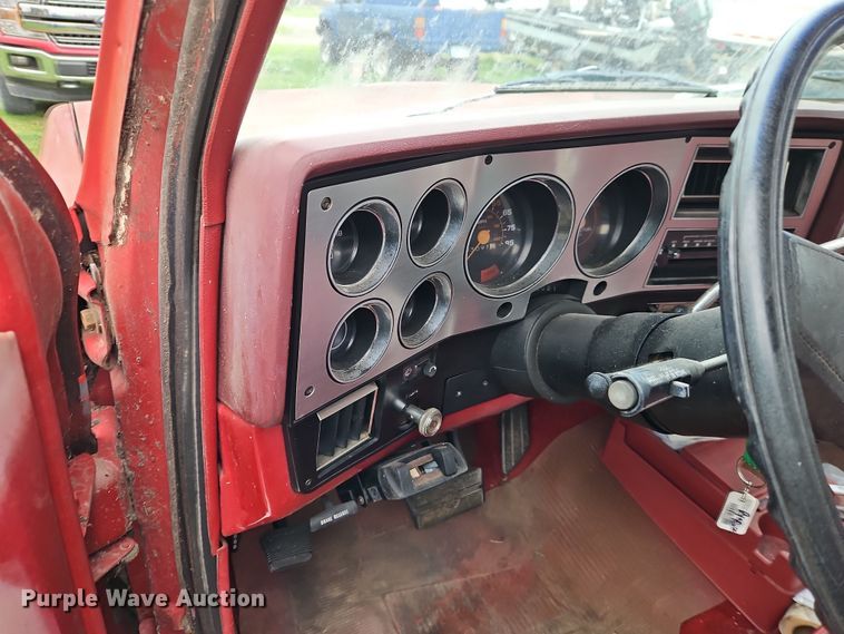 image for item EI8917 1982 Chevrolet Silverado C10 pickup truck