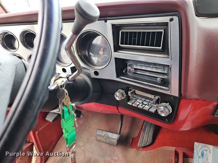 image for item EI8917 1982 Chevrolet Silverado C10 pickup truck