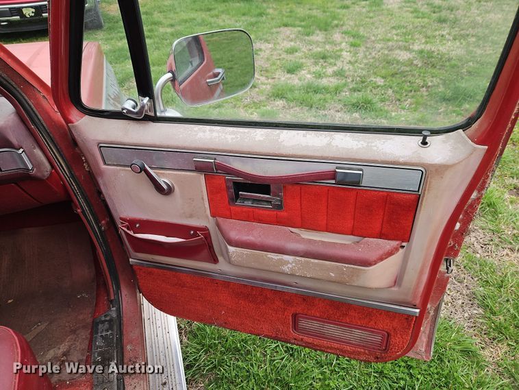 image for item EI8917 1982 Chevrolet Silverado C10 pickup truck