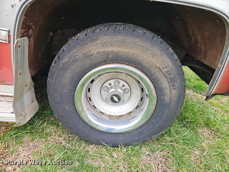 image for item EI8917 1982 Chevrolet Silverado C10 pickup truck