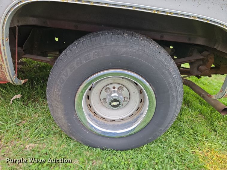 image for item EI8917 1982 Chevrolet Silverado C10 pickup truck