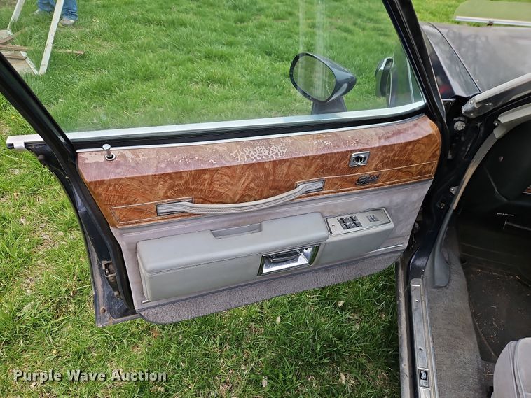 image for item EI8918 1982 Buick LeSabre Limited 