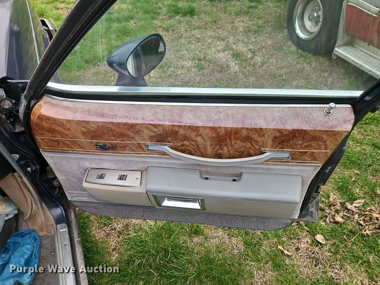 image for item EI8918 1982 Buick LeSabre Limited 