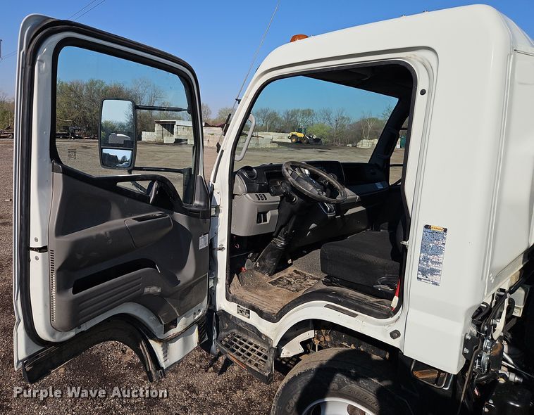 image for item EI8936 2019 Mitsubishi Fuso  FECZTGL9SUH9 flatbed truck