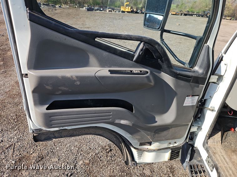 image for item EI8936 2019 Mitsubishi Fuso  FECZTGL9SUH9 flatbed truck