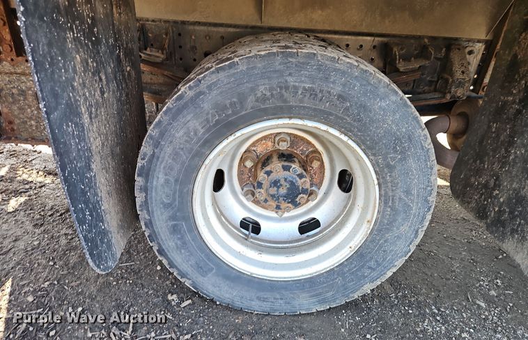 image for item EI8936 2019 Mitsubishi Fuso  FECZTGL9SUH9 flatbed truck