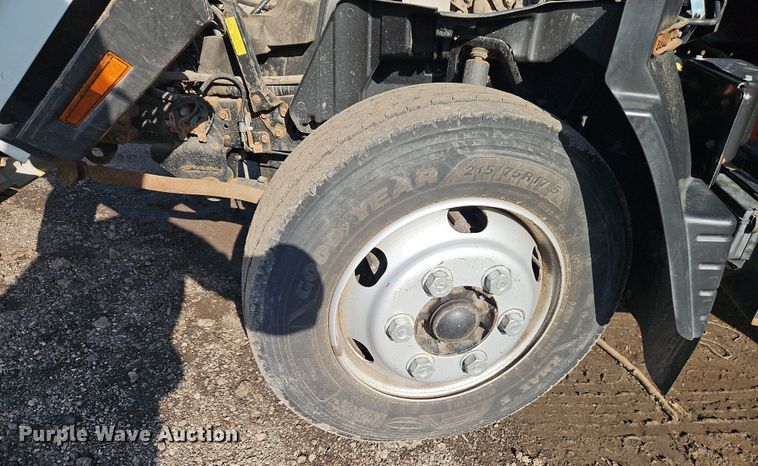 image for item EI8936 2019 Mitsubishi Fuso  FECZTGL9SUH9 flatbed truck