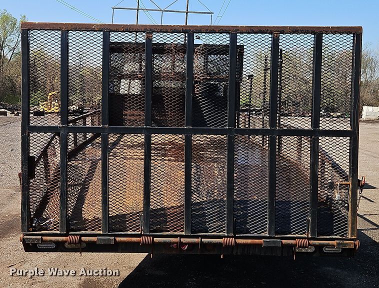 image for item EI8938 2017 Mitsubishi Fuso FEC72KL3WUHJ Crew Cab flatbed truck