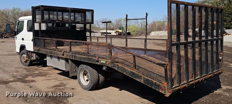 image for item EI8938 2017 Mitsubishi Fuso FEC72KL3WUHJ Crew Cab flatbed truck