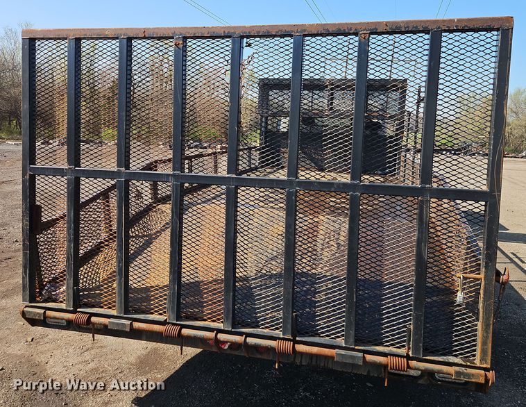 image for item EI8938 2017 Mitsubishi Fuso FEC72KL3WUHJ Crew Cab flatbed truck