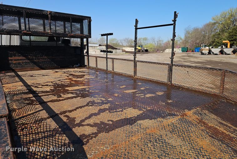 image for item EI8938 2017 Mitsubishi Fuso FEC72KL3WUHJ Crew Cab flatbed truck