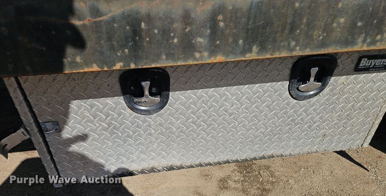 image for item EI8938 2017 Mitsubishi Fuso FEC72KL3WUHJ Crew Cab flatbed truck