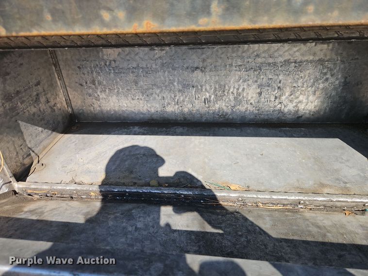 image for item EI8938 2017 Mitsubishi Fuso FEC72KL3WUHJ Crew Cab flatbed truck