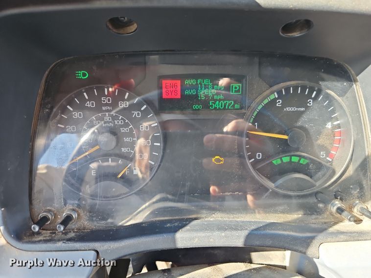 image for item EI8938 2017 Mitsubishi Fuso FEC72KL3WUHJ Crew Cab flatbed truck