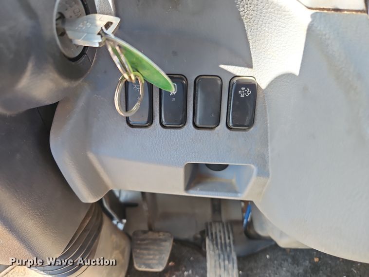 image for item EI8938 2017 Mitsubishi Fuso FEC72KL3WUHJ Crew Cab flatbed truck