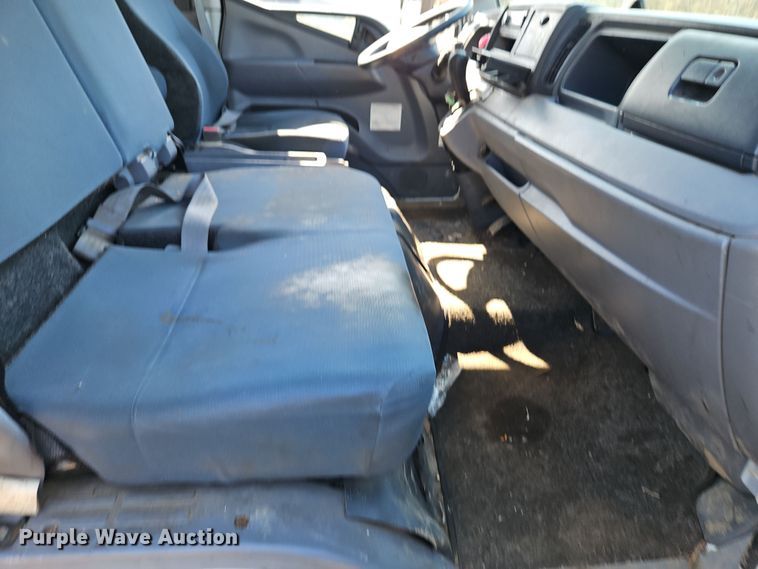 image for item EI8938 2017 Mitsubishi Fuso FEC72KL3WUHJ Crew Cab flatbed truck