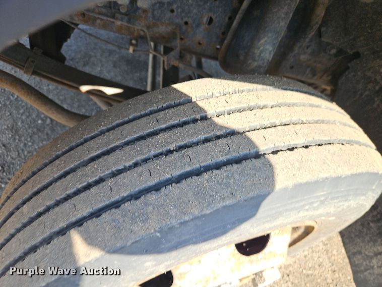 image for item EI8938 2017 Mitsubishi Fuso FEC72KL3WUHJ Crew Cab flatbed truck