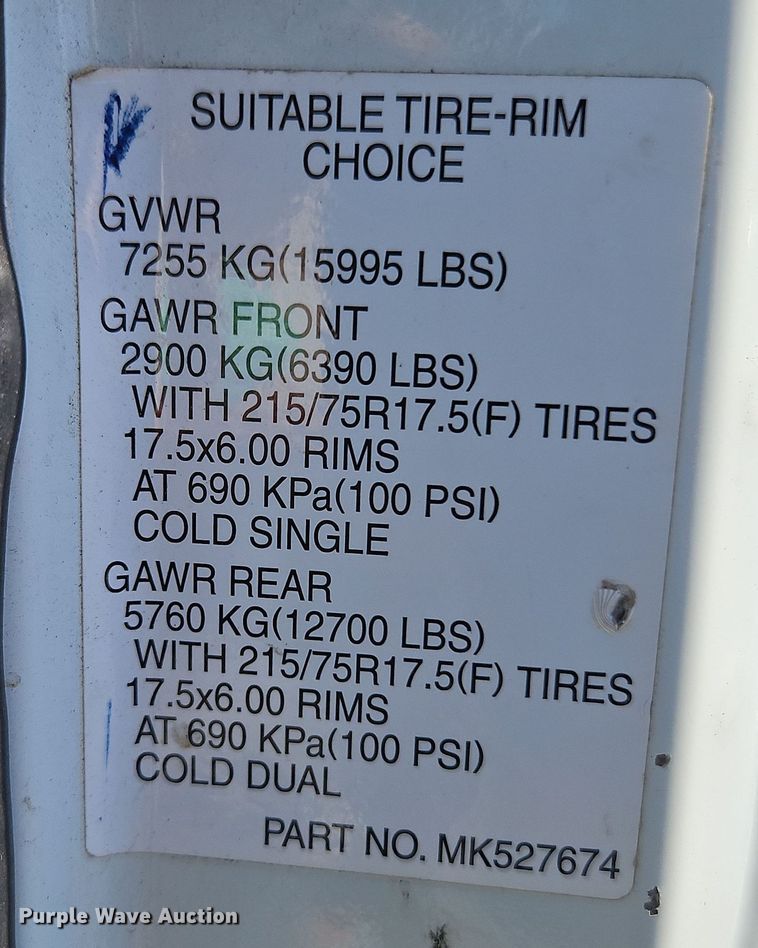 image for item EI8938 2017 Mitsubishi Fuso FEC72KL3WUHJ Crew Cab flatbed truck