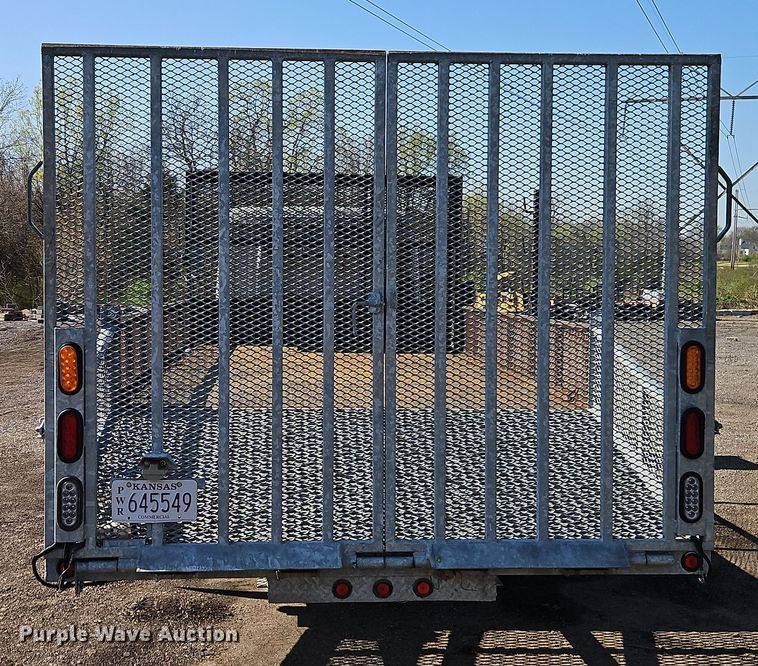 image for item EI8939 2017 Mitsubishi Fuso FEC72KL3WUHJ Crew Cab flatbed truck