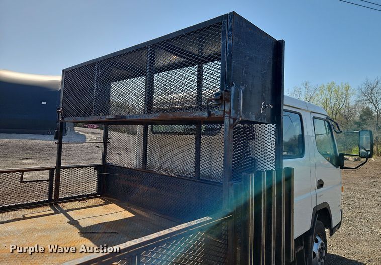 image for item EI8939 2017 Mitsubishi Fuso FEC72KL3WUHJ Crew Cab flatbed truck